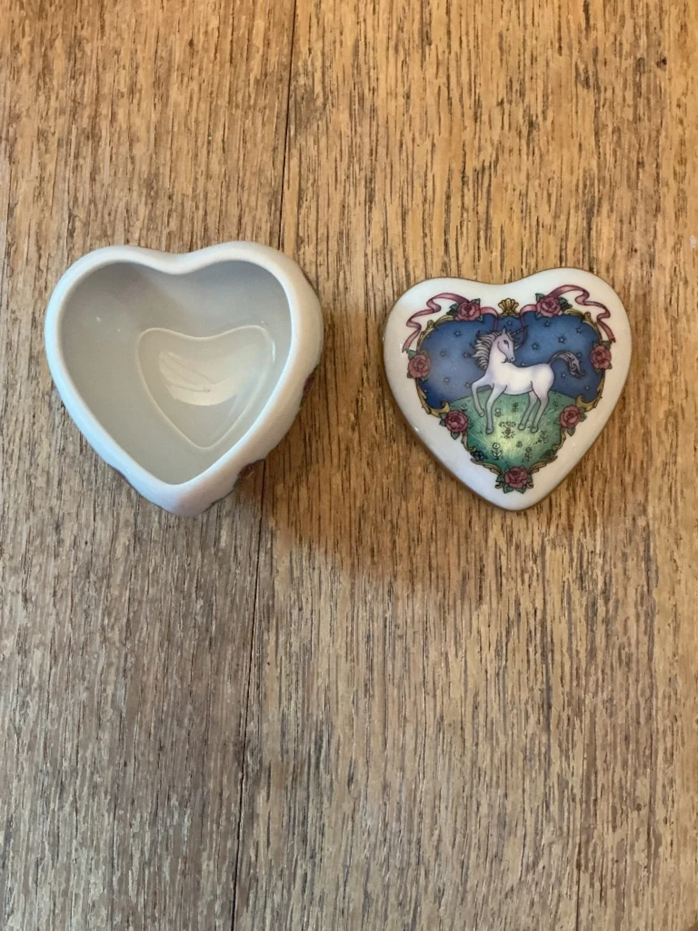 Vintage 1983 Franklin Mint Porcelain Heart Shaped Unicorn Jewelry Trinket Box